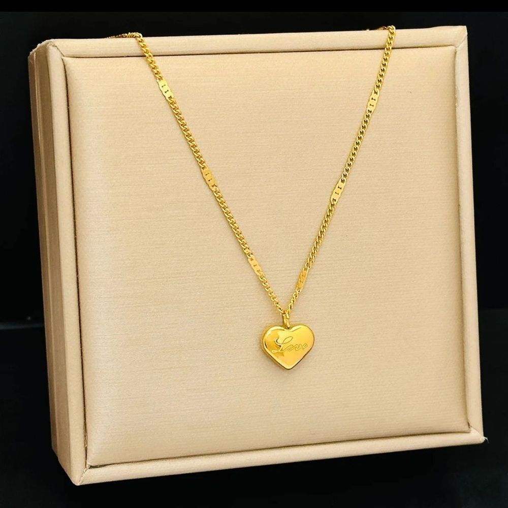 Elegant Gold-Plated Love Heart Pendant Necklace